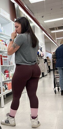 Big booty shopper #9qVb9GNq